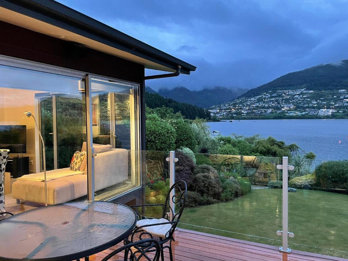 Peninsular Lakefront Queenstown Exteriör bild